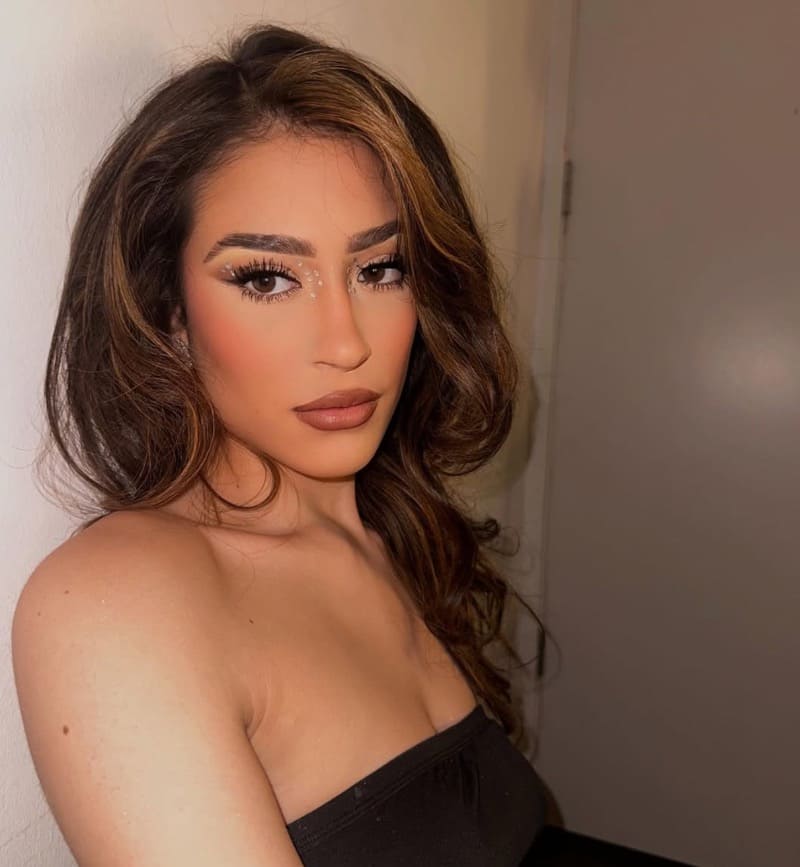 Sexy brunette