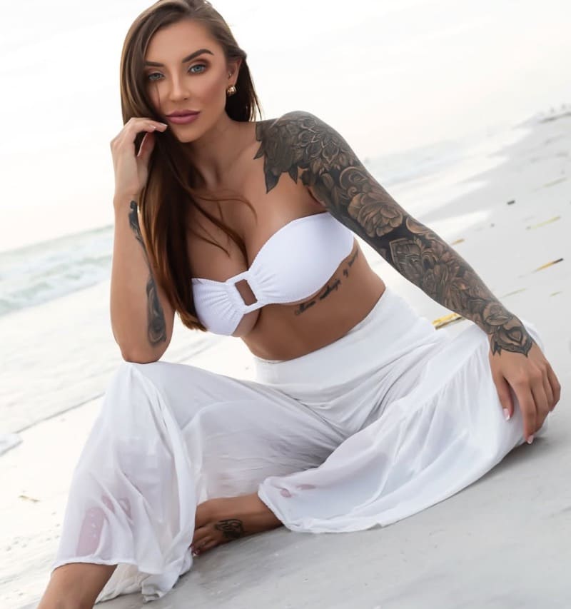 Ary in sexy wtte outfit