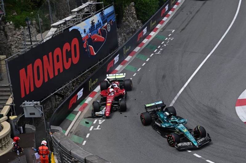 Charles Leclerc en Lance stroll in Monaco crash