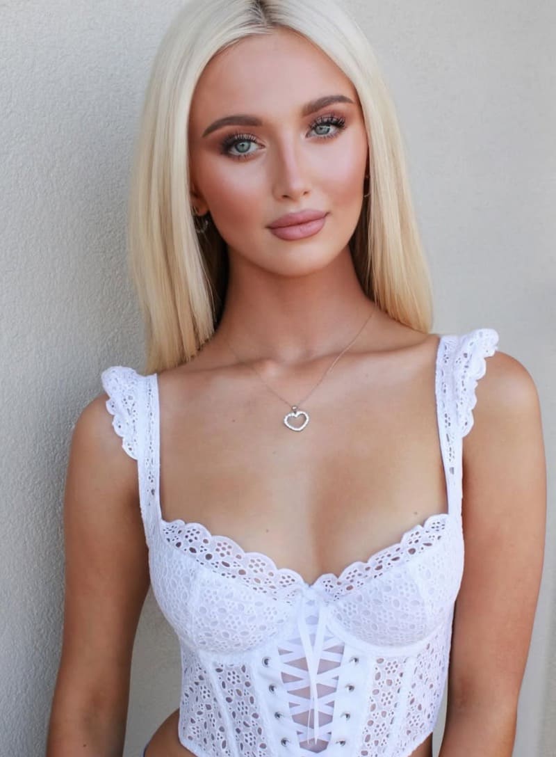 Scarlett in wit topje
