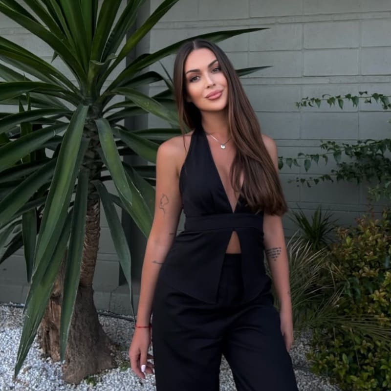 Babe in sexy kleding