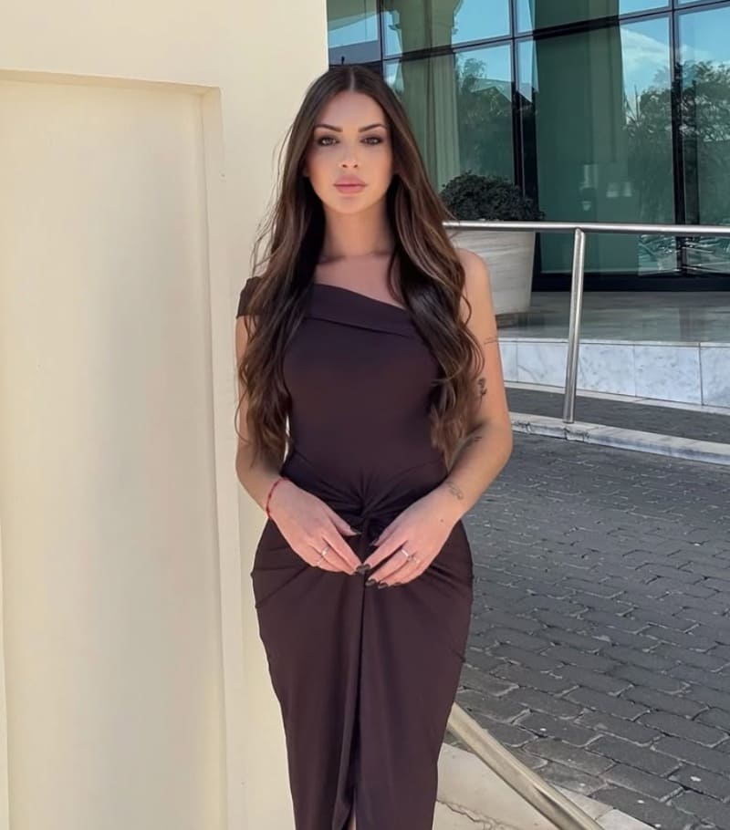 Sexy dame in heerlijk strakke outfit