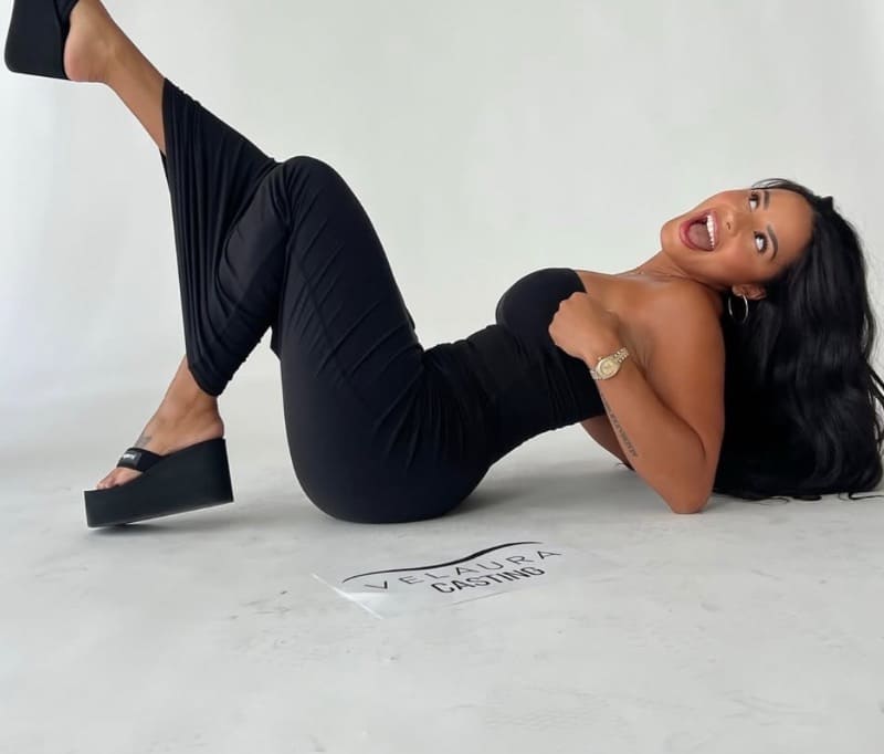Katya in sexy lange jurk