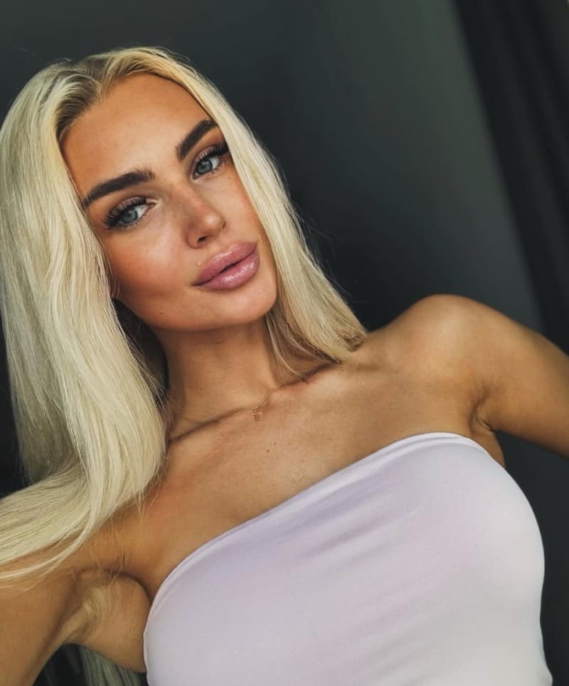 Sexy dame in wit