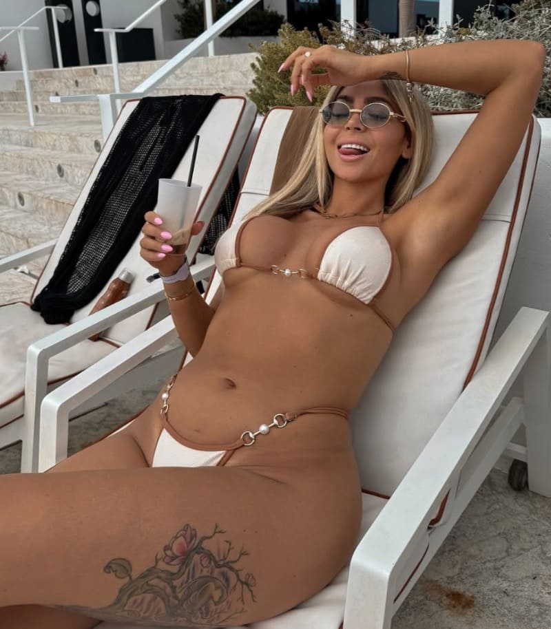 babe op lounge chair