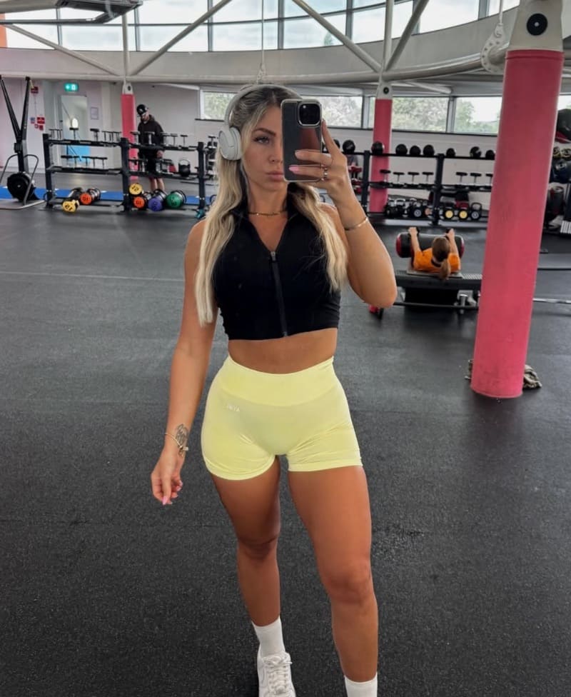 Mel in sport outfit