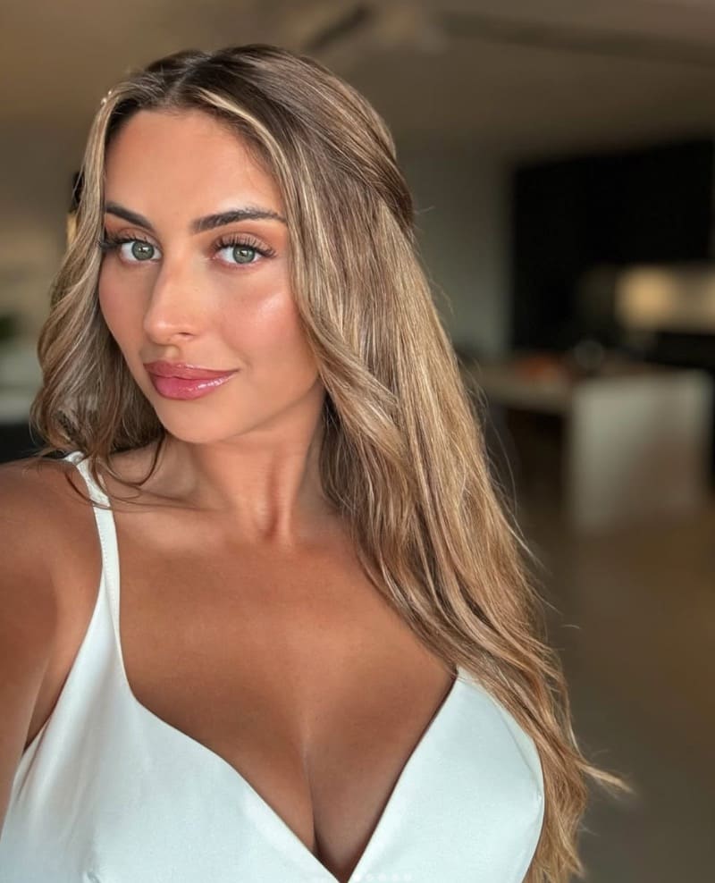 Sexy dame in wit