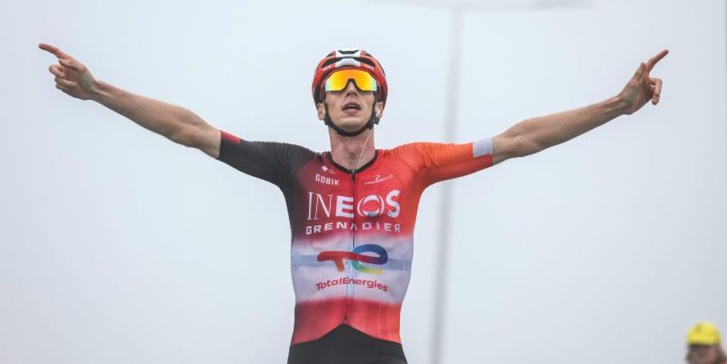 Thymen Arensman wint etappe