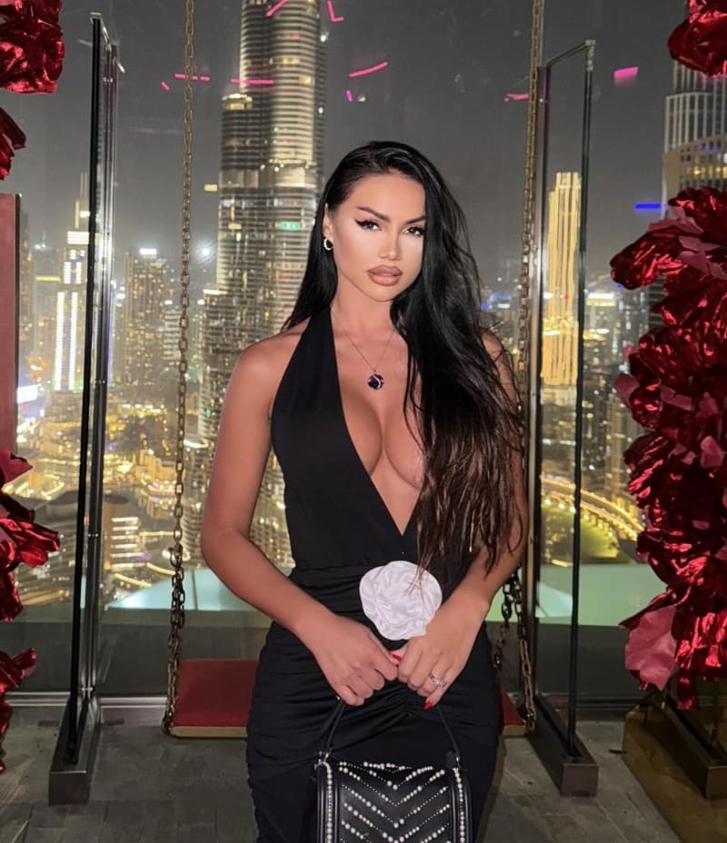 Marya in sexy jurk