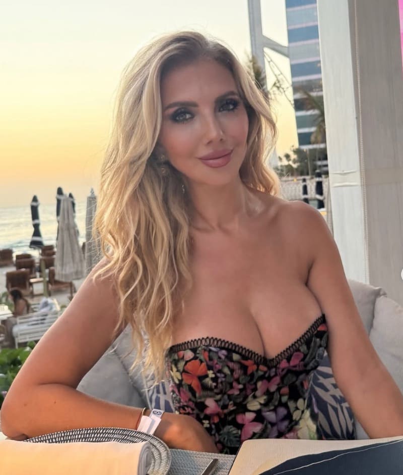 Marjan in sexy topje