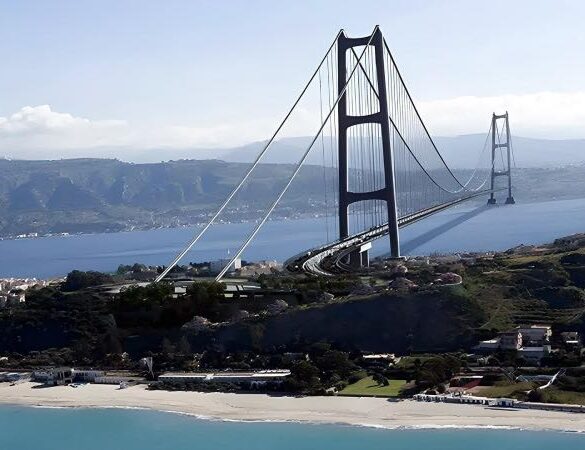 Brug tussen Italië en Sicilië
