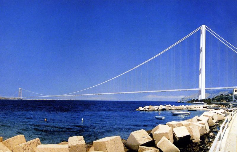 Brug Tussen Italië en Sicilië