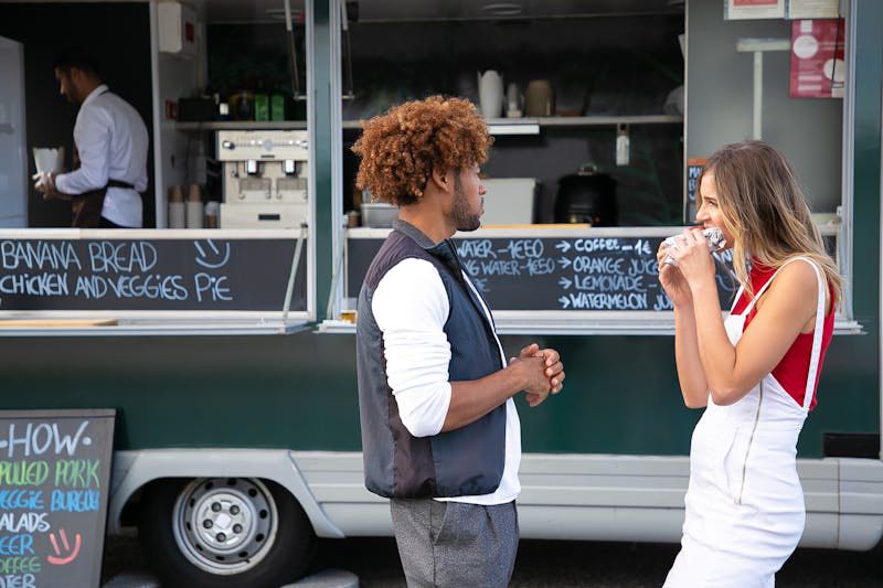 Man en vrouw op date