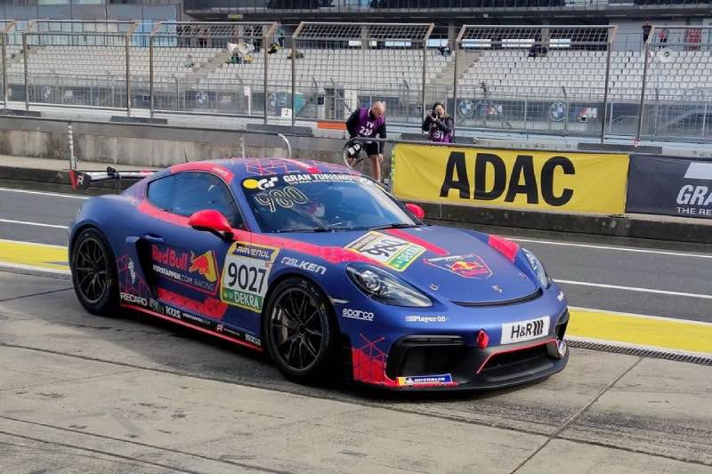 Max Verstappen in Porsche