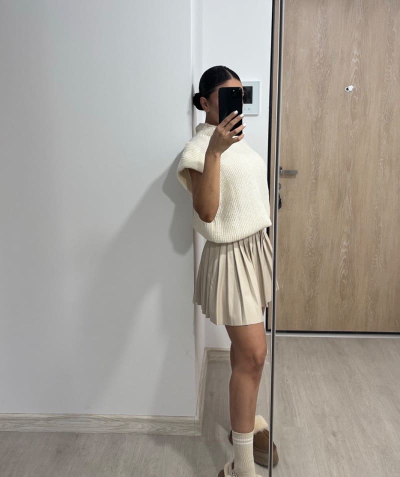 Blair in sexy outfit