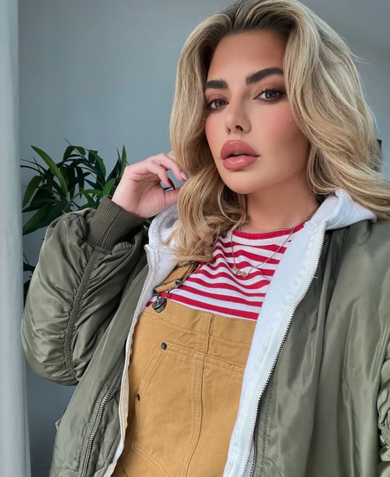 Megan innormale outfit