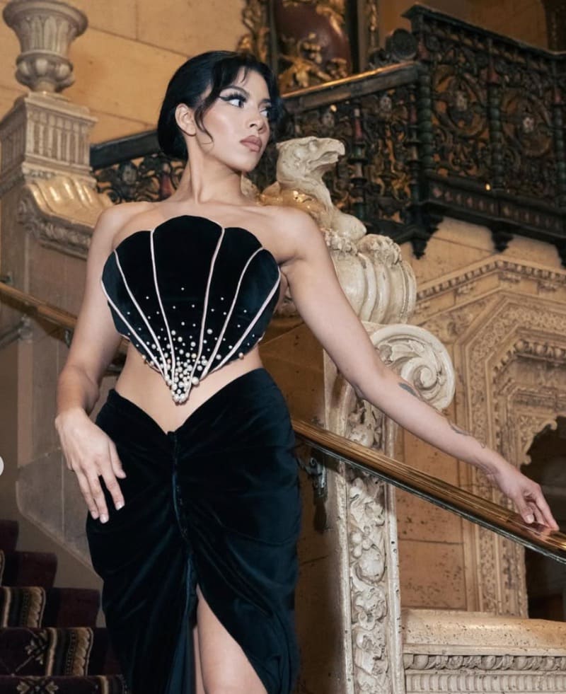 Joana in black dress