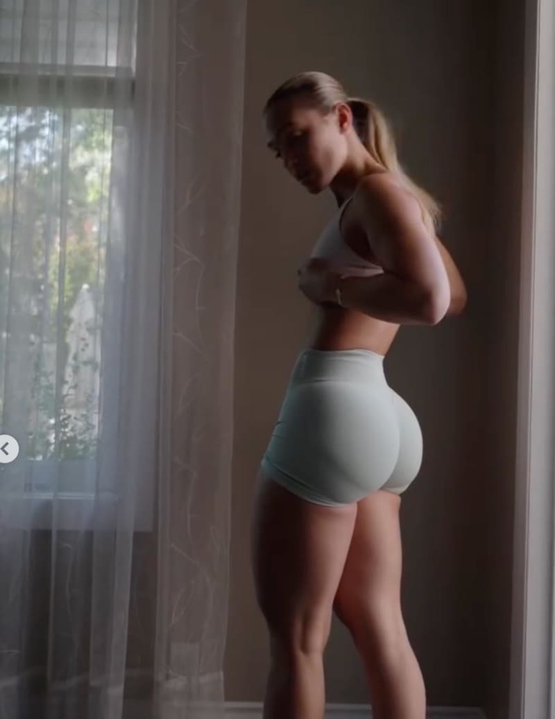 Kaitlyn neemt gym progress foto