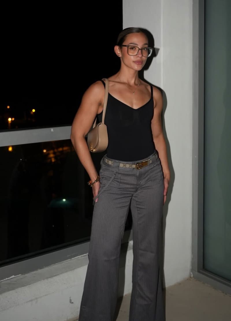 Kaitlyn in casual sexy outfit