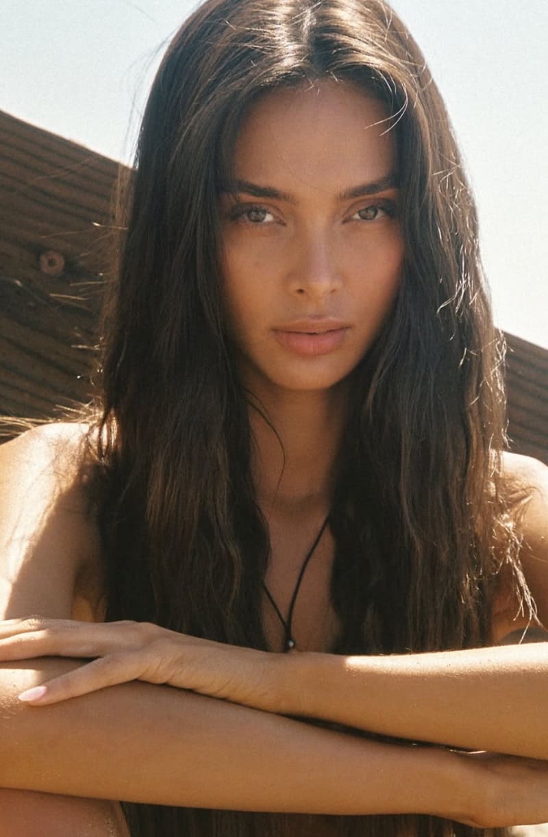 Gayeanne in sexy selfie