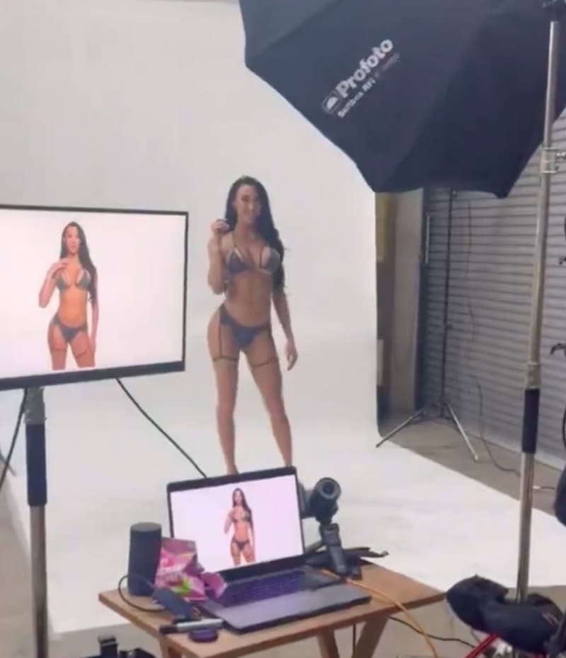 Babe in lingerie fotoshoot