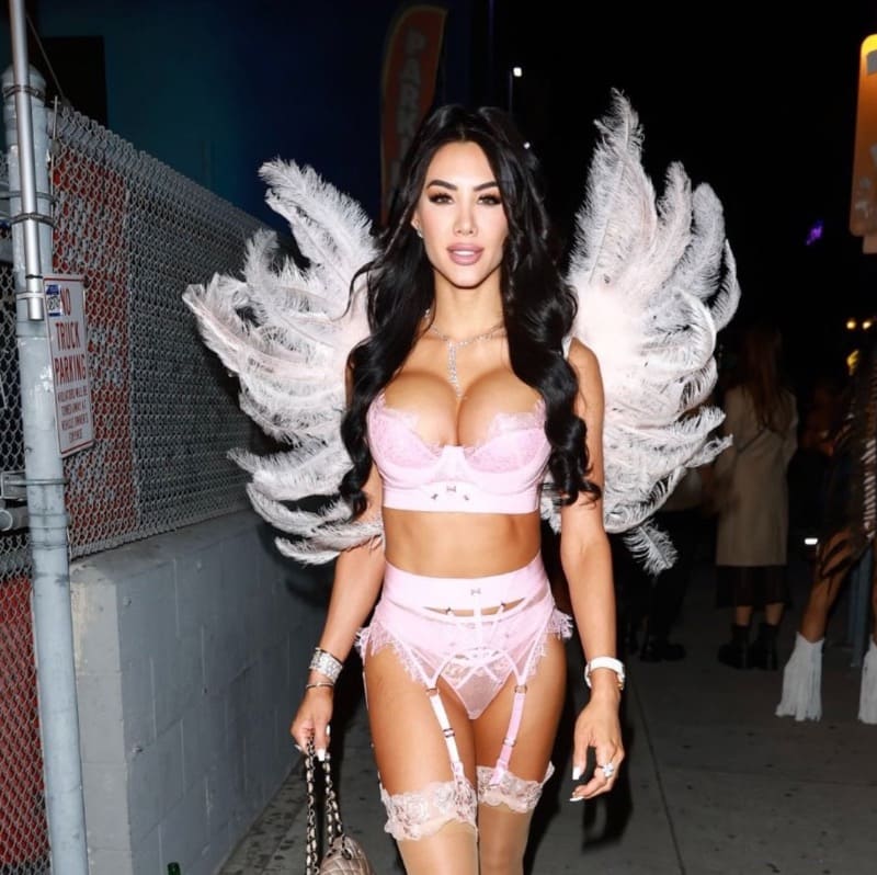 Babe in mini lingerie