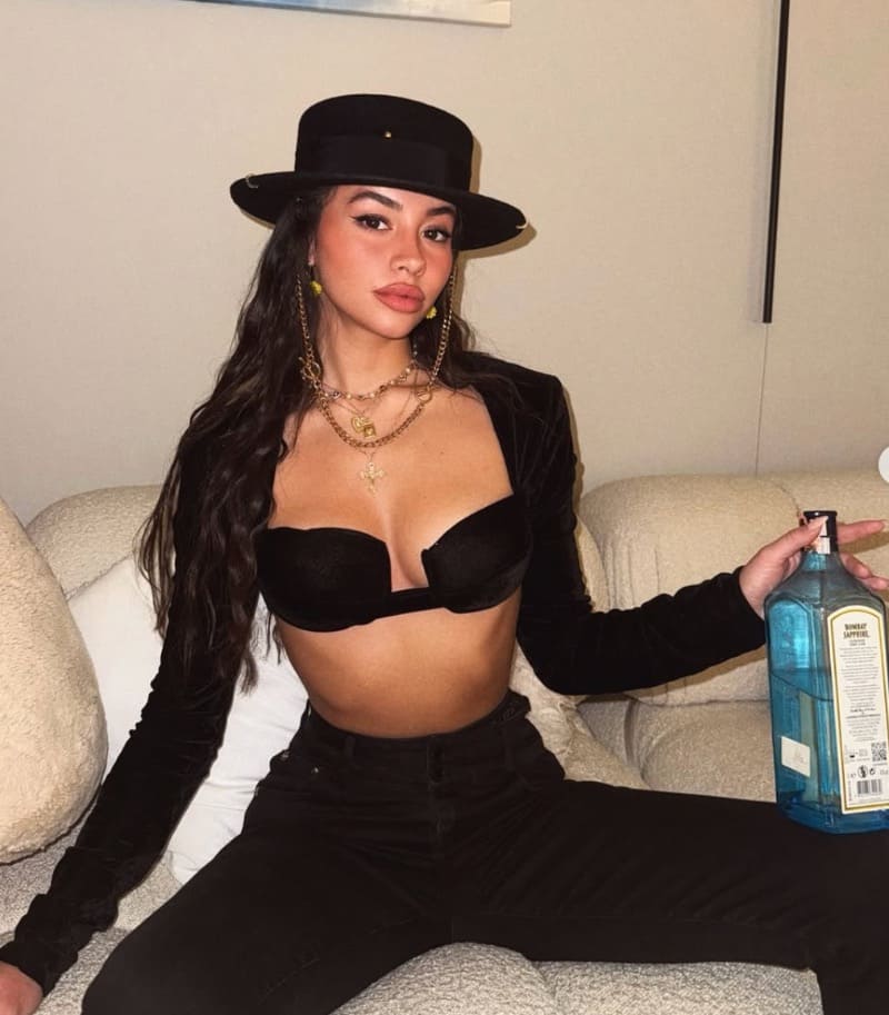 Nevro in sexy cowboy hoed