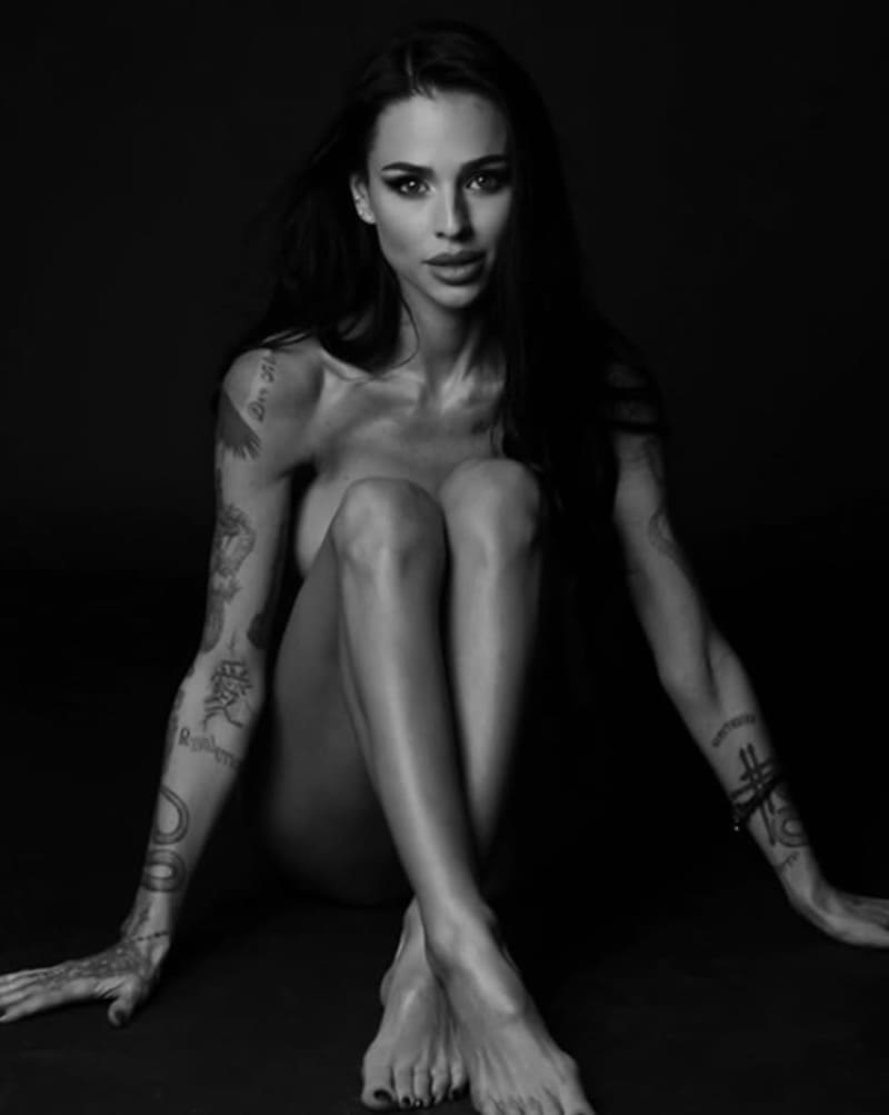 Sexy dame naakt voor de camera