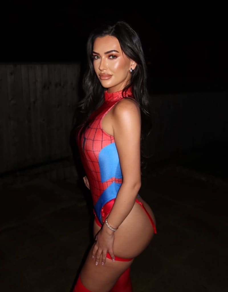 Babe met dikke billen