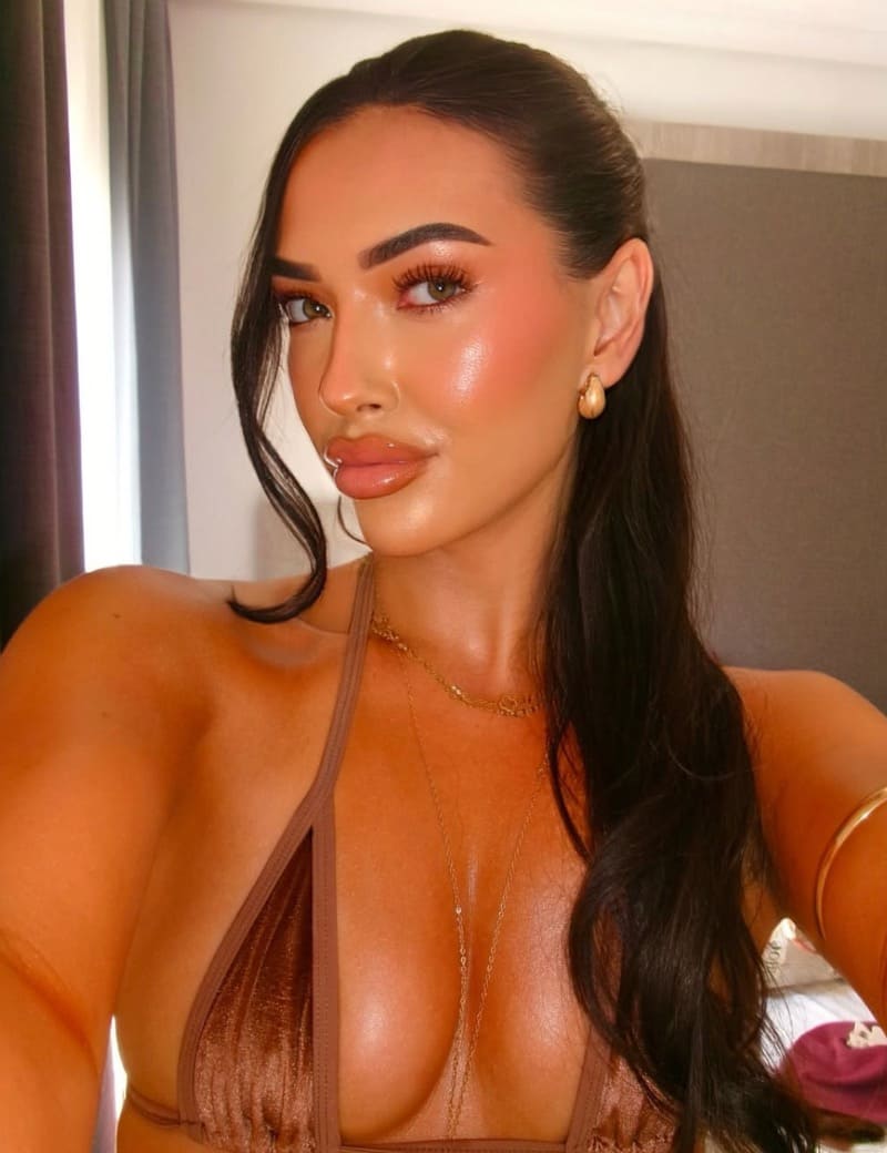 Annalise selfie in sexy met dikke tieten