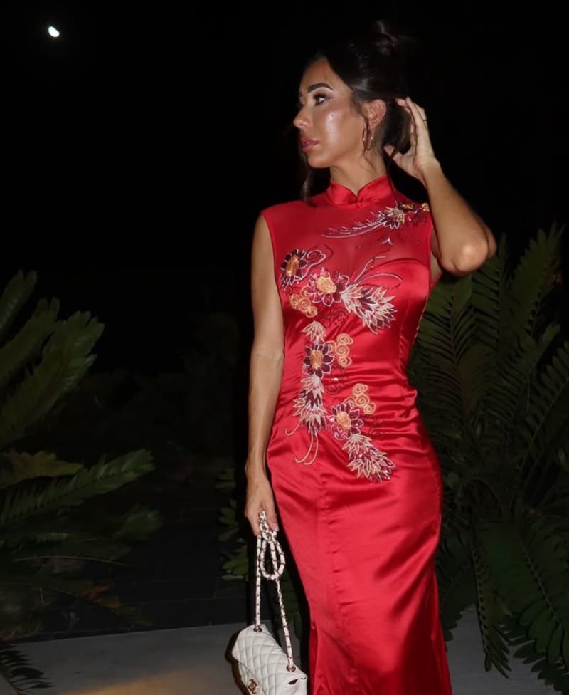 Sexy Jade in rode jurk