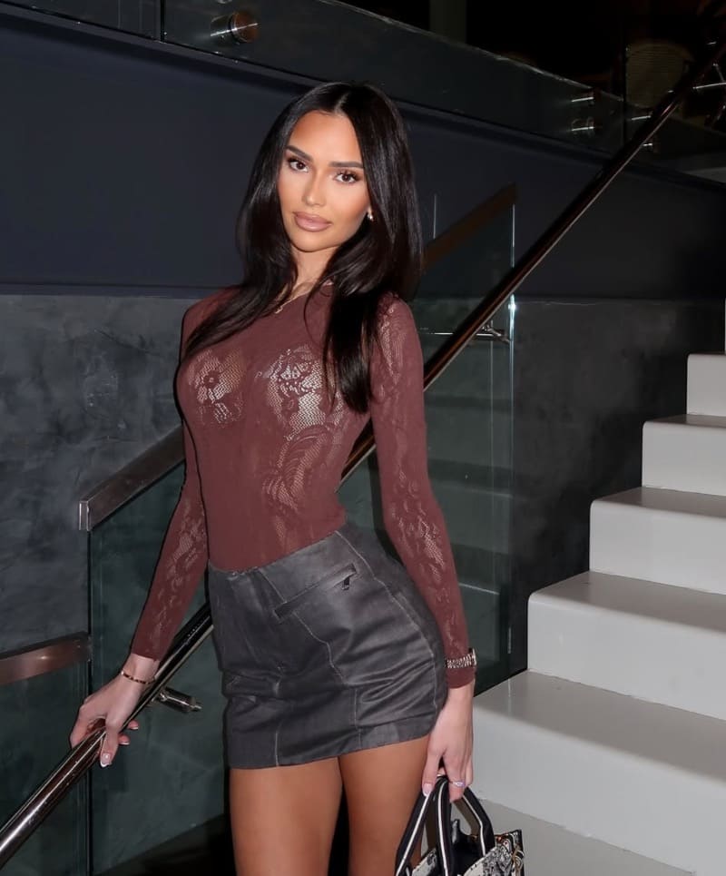 Katarina in rood topje