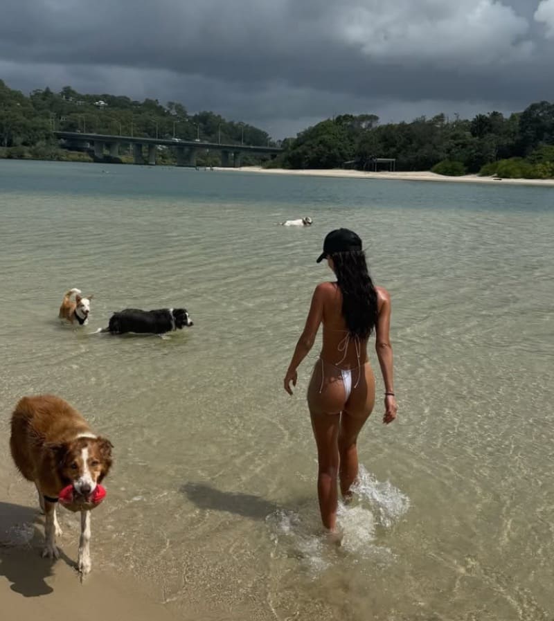 Babe in bikini in water