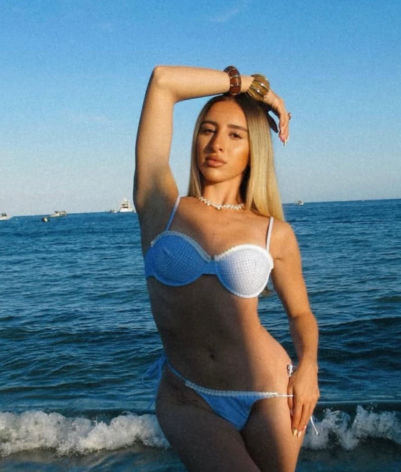 Babe met dikke tieten