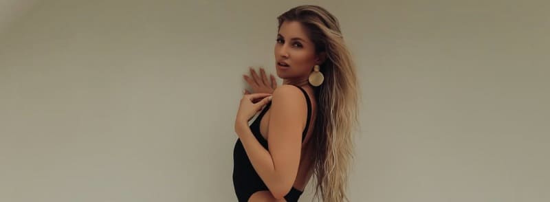 Evi in sexy outfit FT