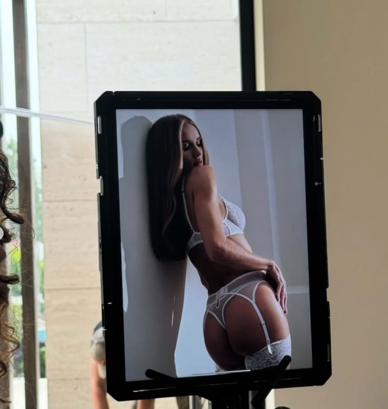 Sexy dame met dikke billen