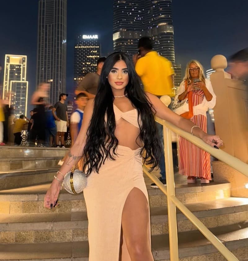 Samyra in lange jurk