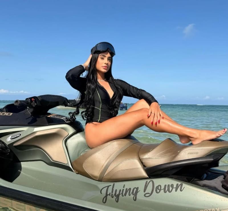 Sexy model in coole outfit 