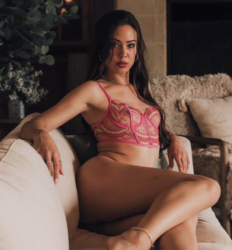 Hot babe with red lingerie