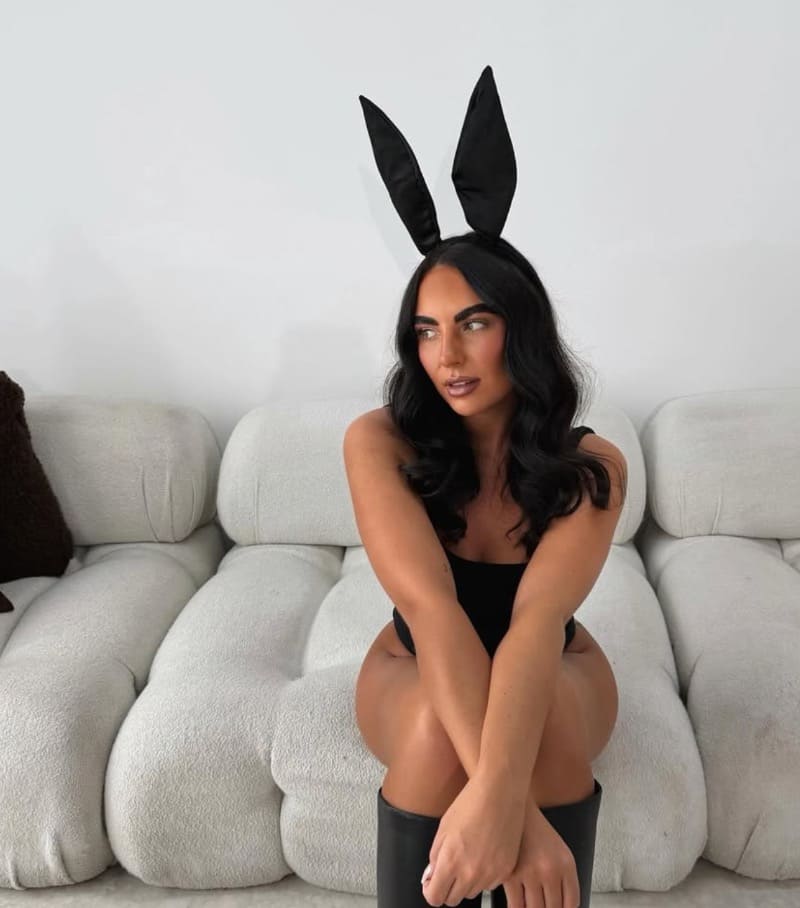 Babe in sexy konijnen pakje