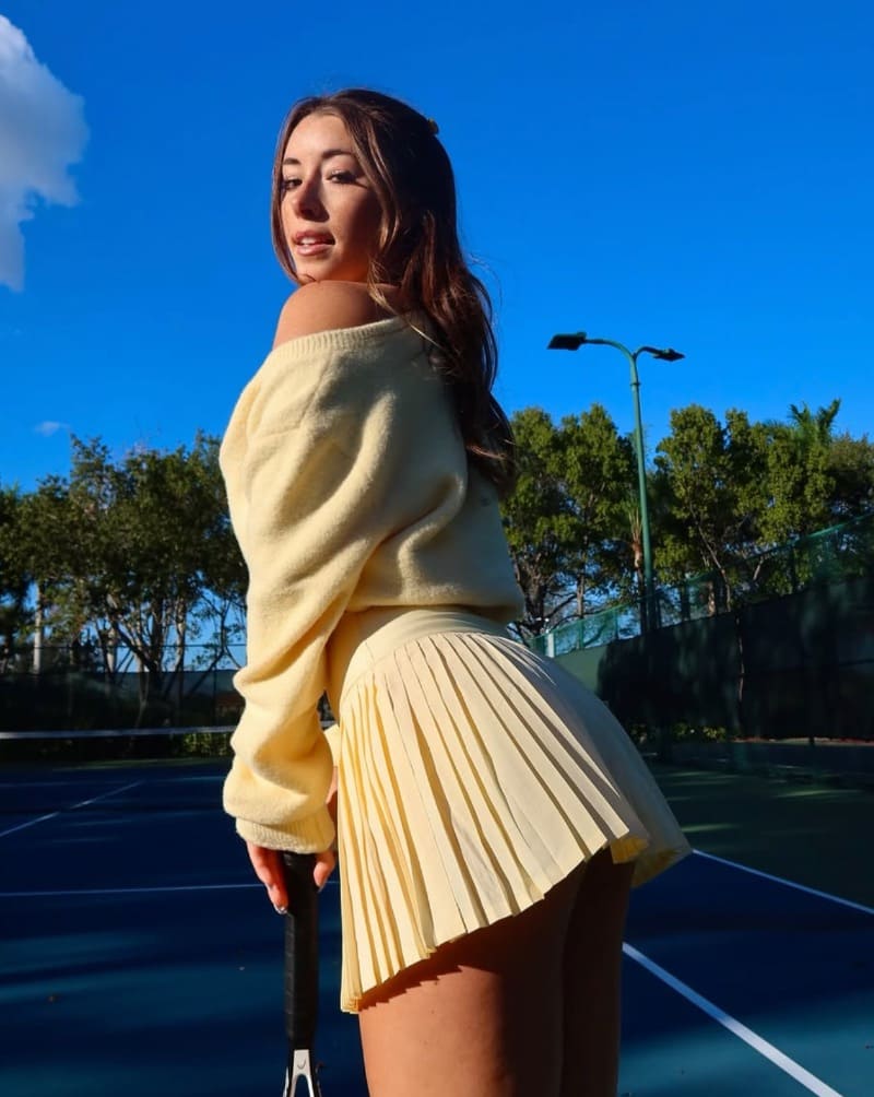 Sydney in sexy gele outfit