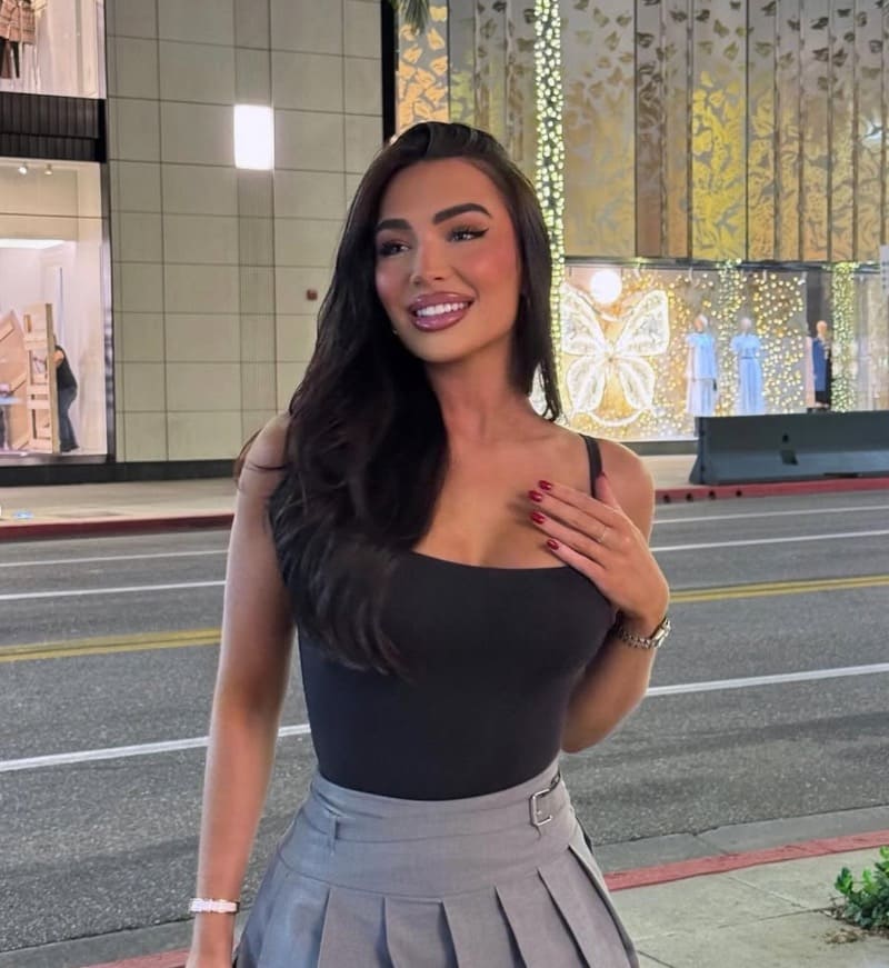 Sexy model met dikke tieten