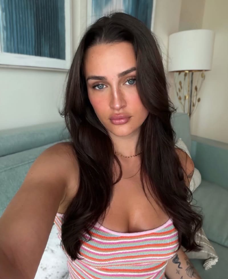 Babe met ronde tieten