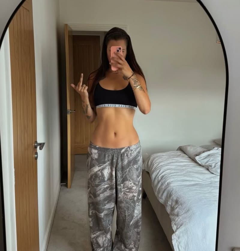 Meghan in sexy outfit