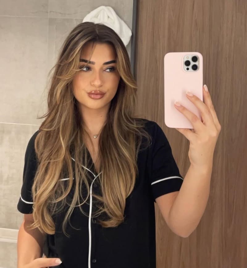 Sexy dame in strak topje