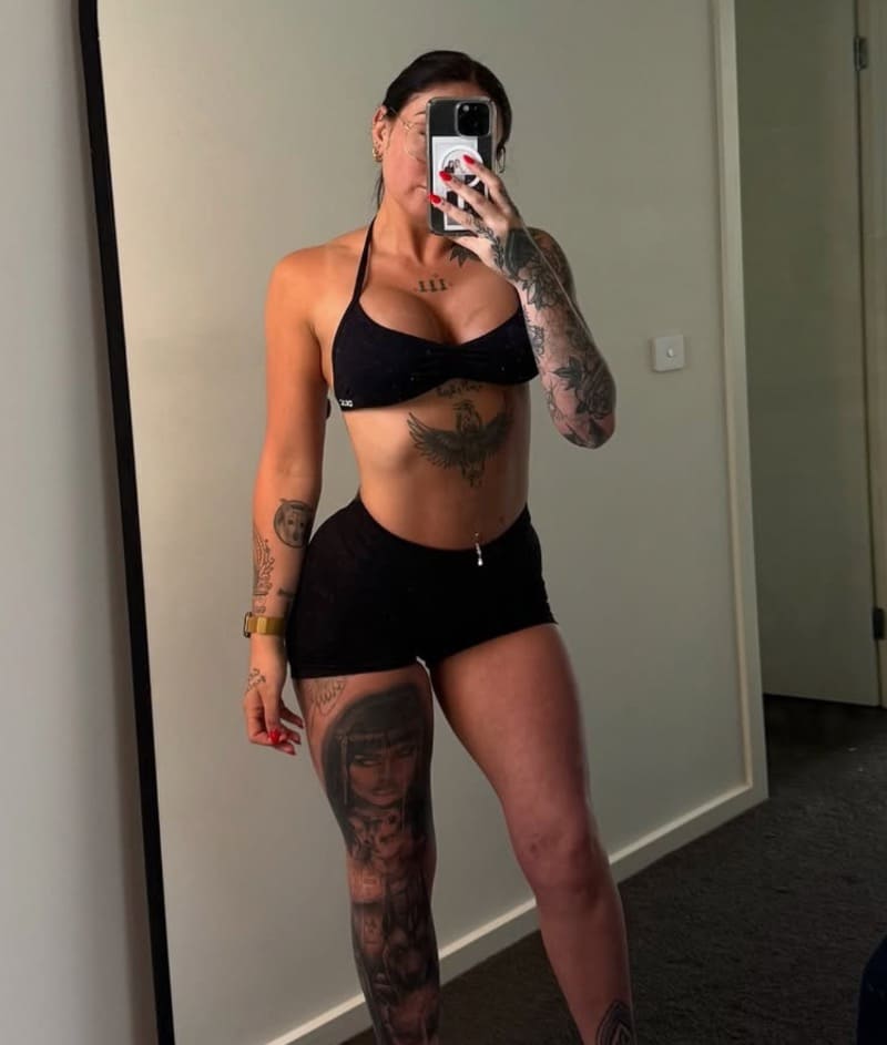 Babe met dikke tieten