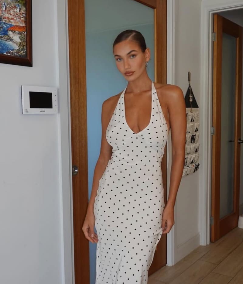 Melita in sexy lange jurk