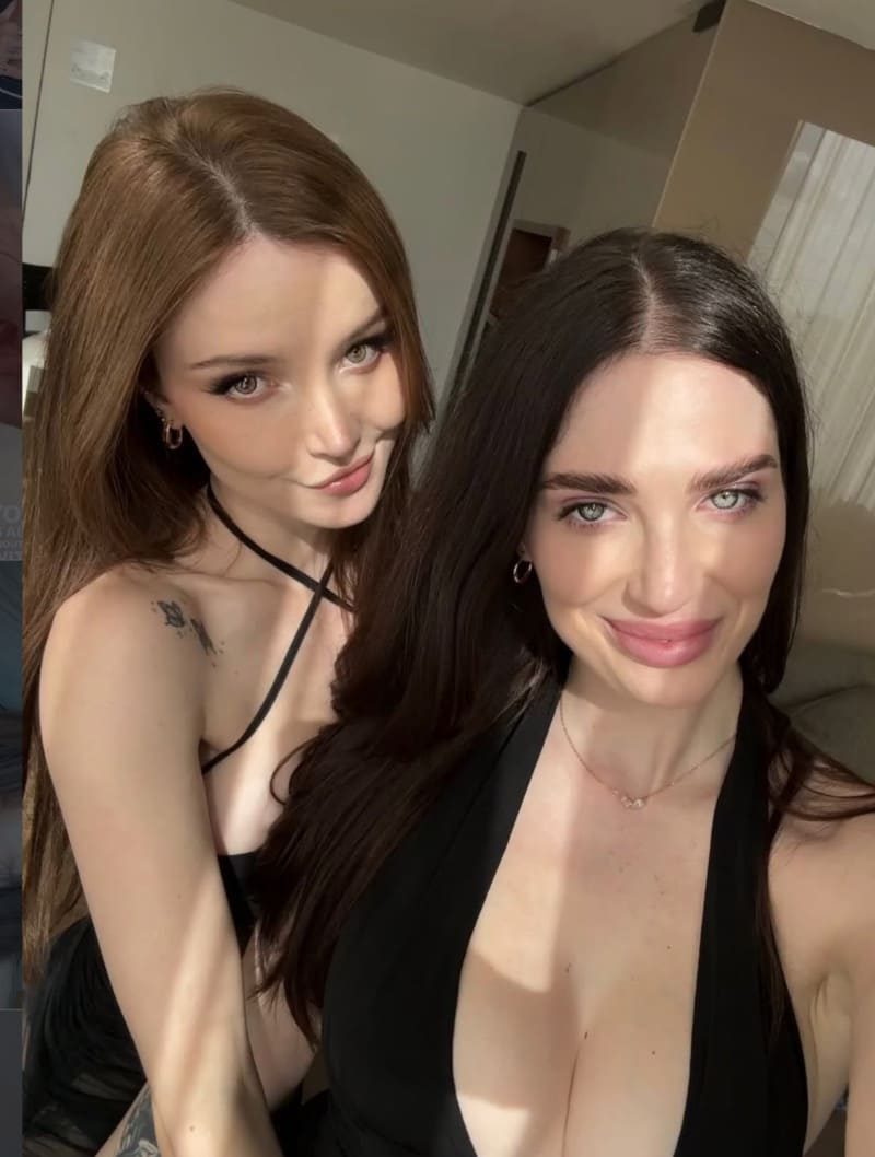 Sexy modellen in zwarte TP