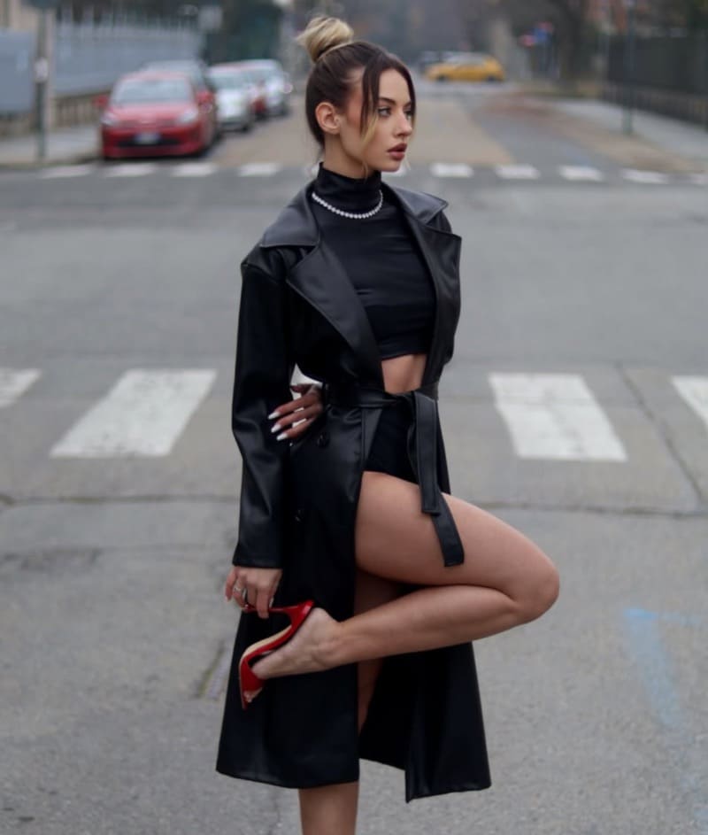 Sexy dame met strakke benen