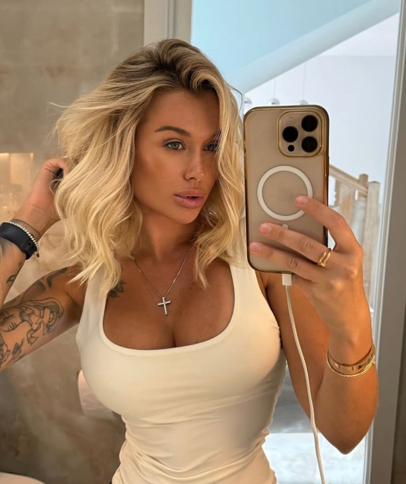 Babe met dikke tieten